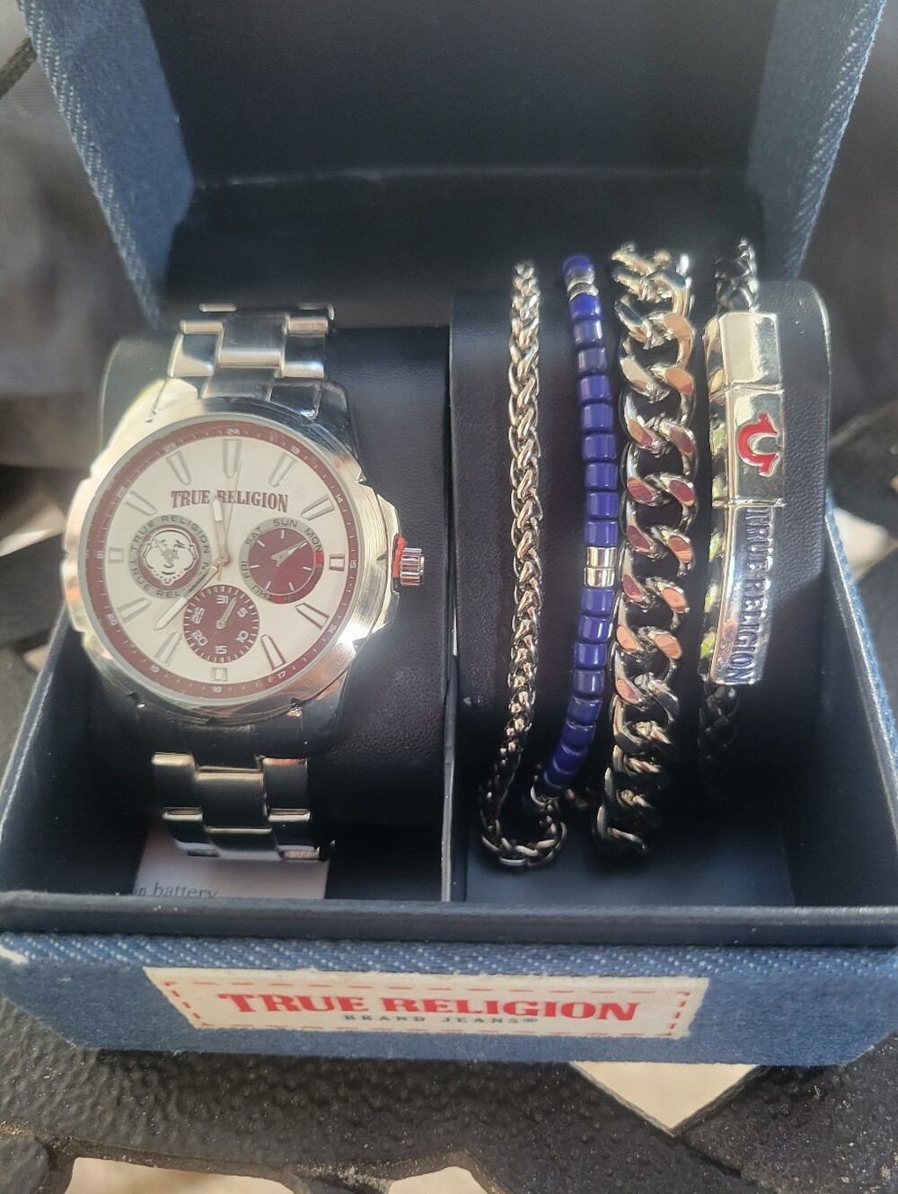 True Religion Watch Set - Picture 2 of 6